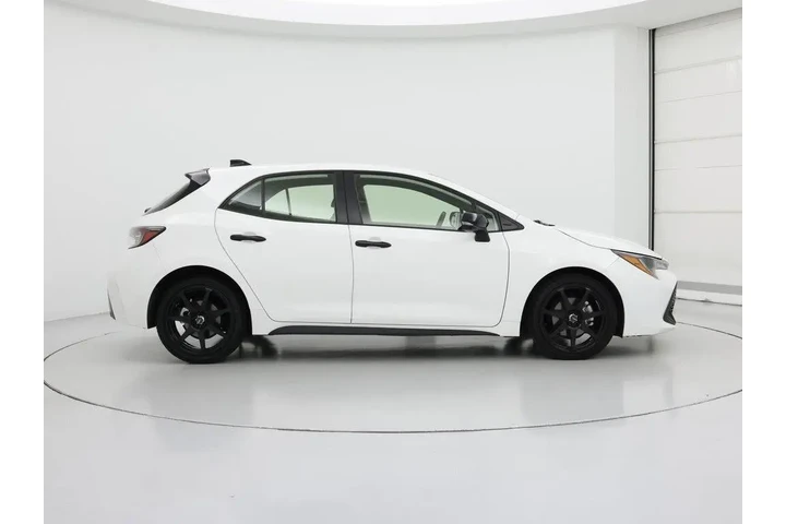 $21998 : Toyota Corolla Hatchback 202 image 7