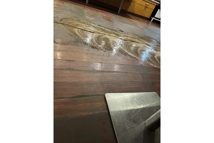 Limpieza de restaurante y casa image 2