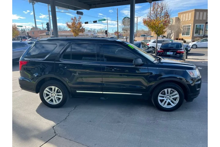 2019 Explorer XLT 4WD image 4