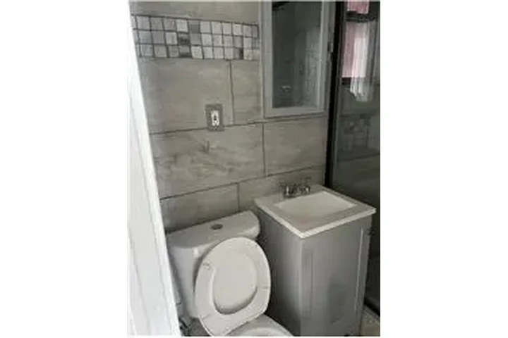 $3200 : Rental property with 3 bedro image 7