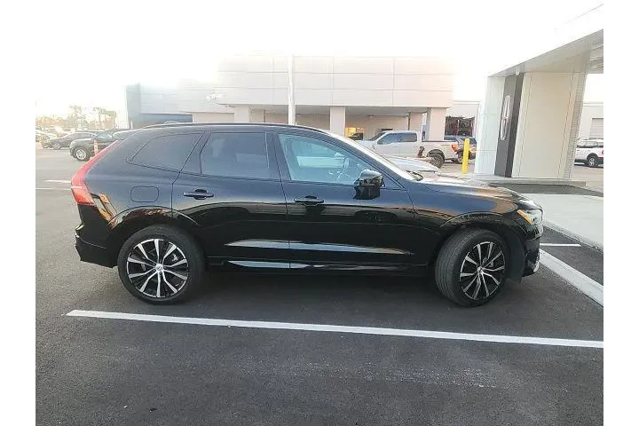 $30841 : Volvo XC60 2023 B5 Plus Dark image 6
