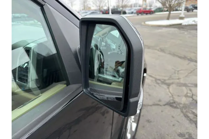 $31995 : Ford F-150 2018 4x4 Lariat 4 image 5