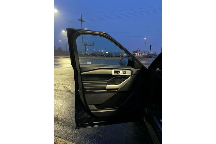 $25450 : 2021 Explorer Limited image 8