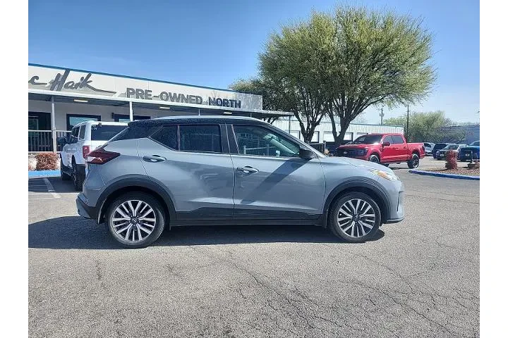$17398 : Nissan Kicks 2023 SV 4dr Cro image 2