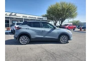 $17398 : Nissan Kicks 2023 SV 4dr Cro thumbnail
