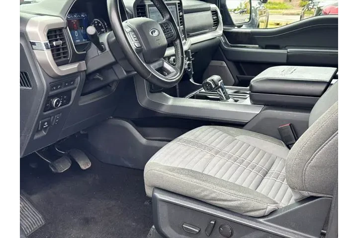 $35995 : Ford F-150 2023 4x4 XLT 4dr image 9