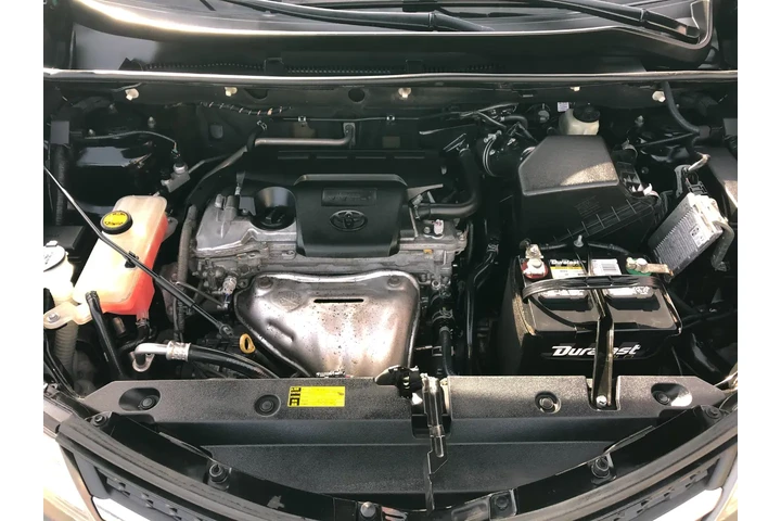 $12950 : 2015 RAV4 LE AWD image 1