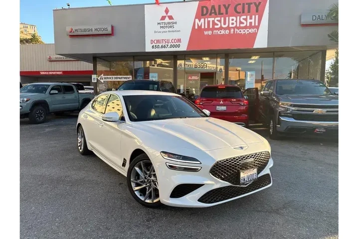 $23388 : Genesis G70 2022 2.0T 4dr Se image 1
