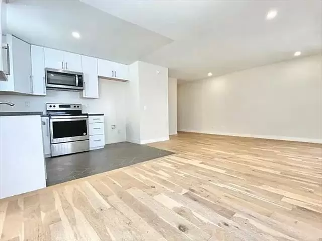 $1400 : Amazing 1 Bed 1 Bathroom image 1