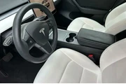 $28914 : Tesla Model Y 2023 AWD 4dr C thumbnail