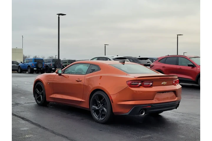 $29989 : Chevrolet Camaro 2024 LT 2dr image 6