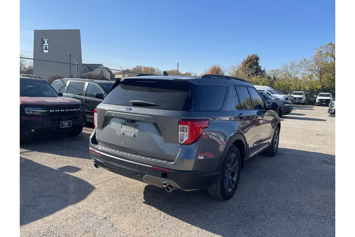 $27759 : Ford Explorer 2023 XLT 4dr S image 3
