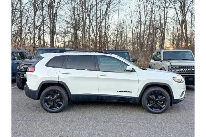 $17076 : Jeep Cherokee 2019 4x4 Latit image 7