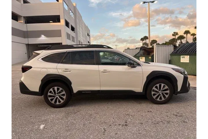 $23670 : Subaru Outback 2023 AWD Prem image 2