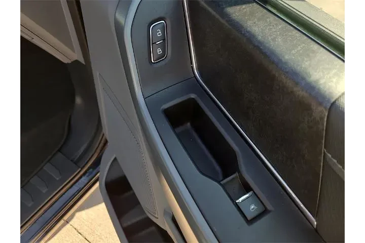 $31510 : Ford F-150 2023 4x2 XL 4dr S image 10