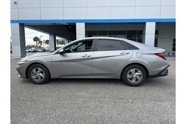 $19899 : Hyundai ELANTRA 2024 SE 4dr image 4