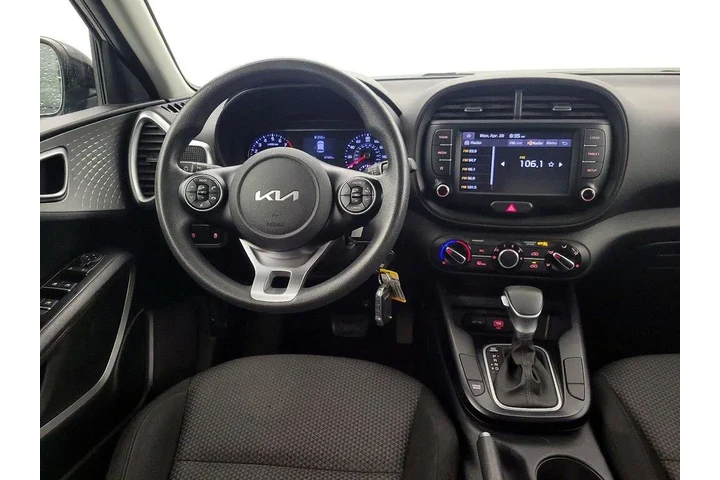 $13998 : Kia Soul 2022 LX 4dr Crossov image 10