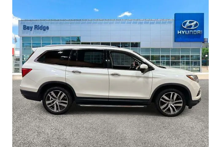 $19063 : Honda Pilot 2017 AWD Touring image 2