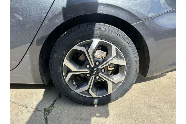 $11985 : Kia Forte 2020 LXS 4dr Sedan image 7