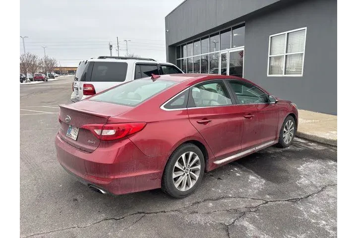 $8995 : Hyundai SONATA 2016 Sport 4d image 4