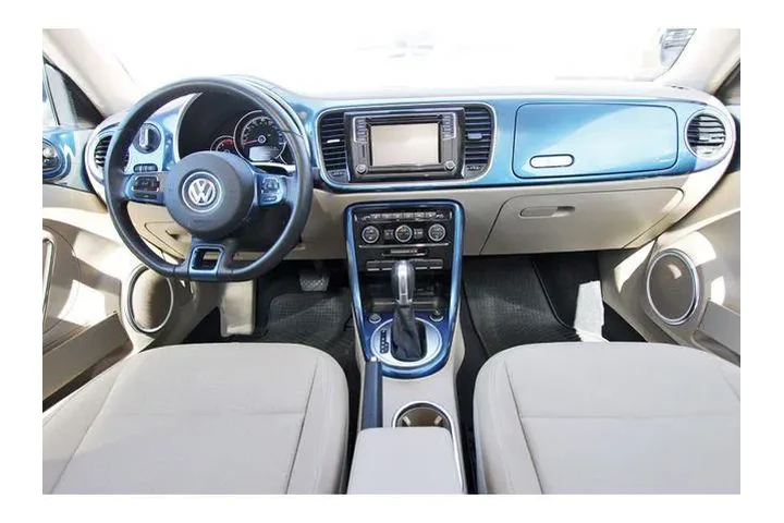 $26999 : Volkswagen Beetle 2019 2.0T image 8