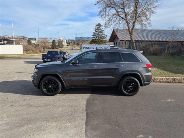 $11990 : 2017 Grand Cherokee Laredo image 3