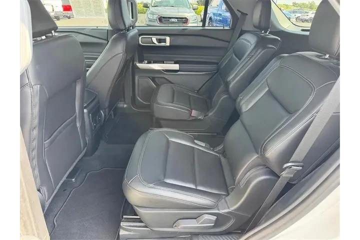 $31304 : Ford Explorer 2023 AWD XLT 4 image 7