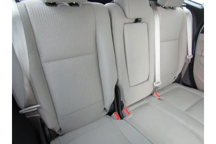 $12999 : Ford C-MAX Hybrid 2018 SE 4d image 9