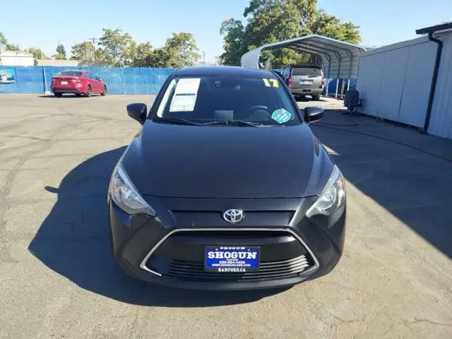 $10995 : 2017 Yaris iA image 8