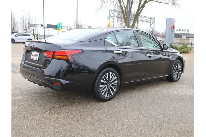 $20577 : Nissan Altima 2025 2.5 SV 4d image 10