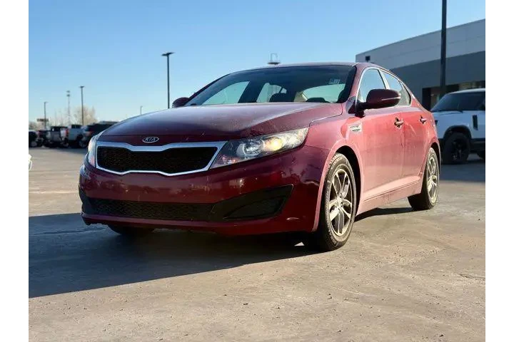$5900 : Kia Optima 2011 LX 4dr Sedan image 3