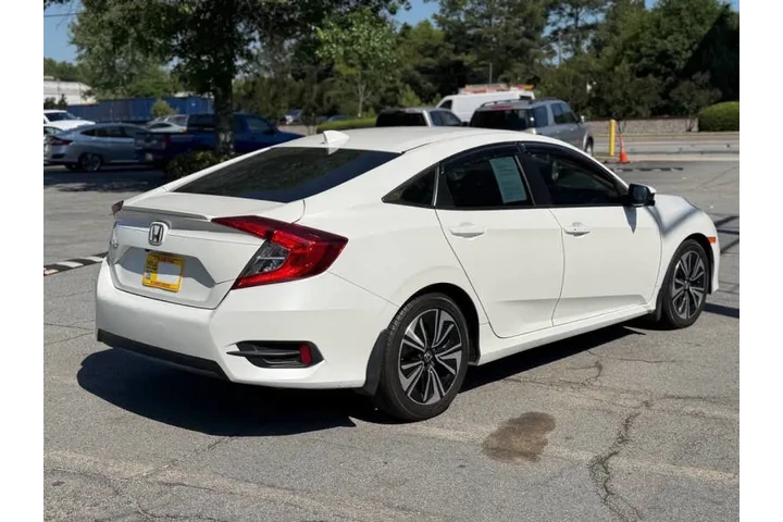 2018 Civic EX-T image 7