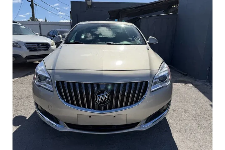 $5800 : 2015 Regal Premium I image 2