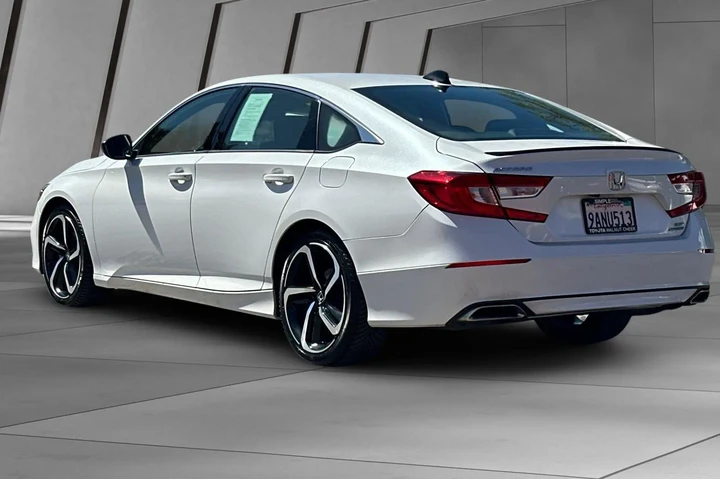$28000 : Honda Accord 2022 Sport 4dr image 1