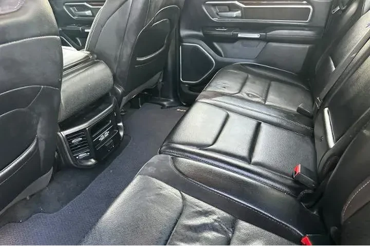 $36995 : Ram 1500 2022 4x4 Laramie 4d image 4