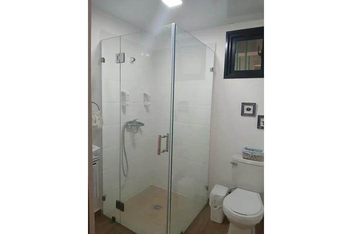 $900 : Los Corales Rent.. Long Stay! image 7