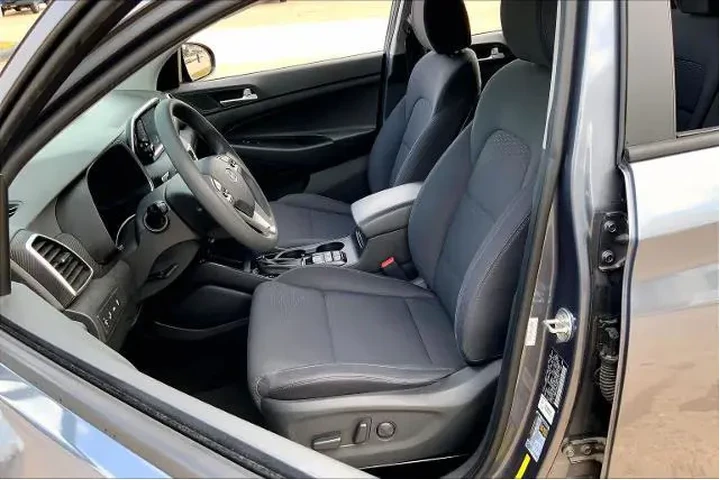 $16523 : Hyundai TUCSON 2021 Value 4d image 7