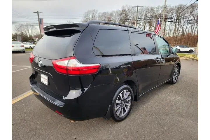 $25999 : Toyota Sienna 2018 AWD XLE 7 image 7