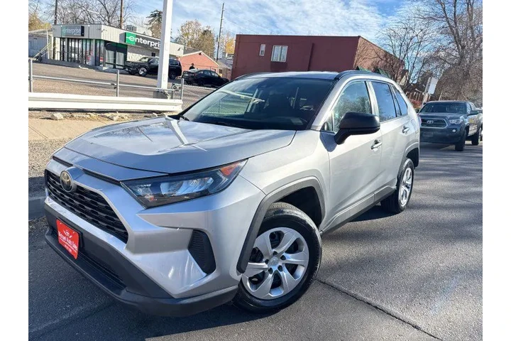 $17495 : 2019 RAV4 LE image 1