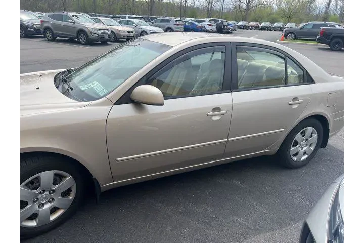 $8990 : Hyundai SONATA 2010 GLS 4dr image 3