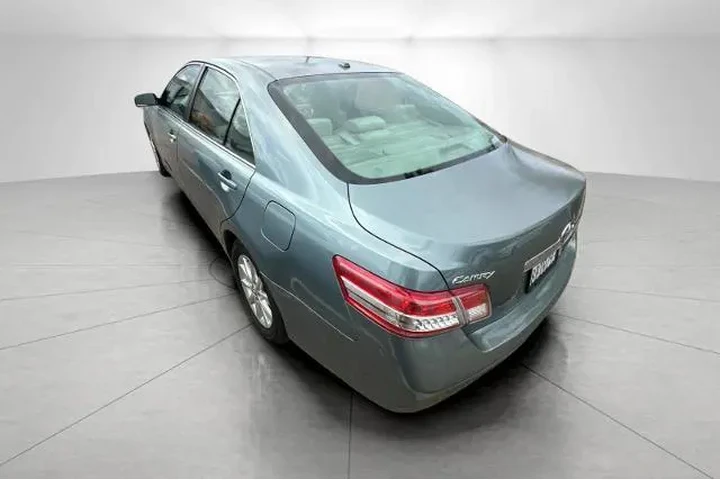 $9995 : Toyota Camry 2011 SE 4dr Sed image 5