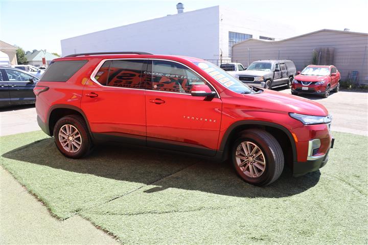 $32999 : 2023 CHEVROLET TRAVERSE LT image 4