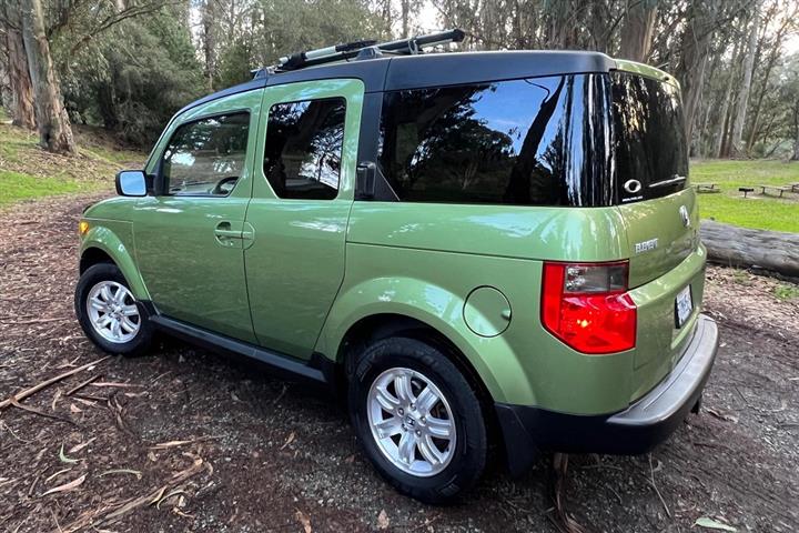 $1800 : 2006 Honda Element EX-P AWD image 1