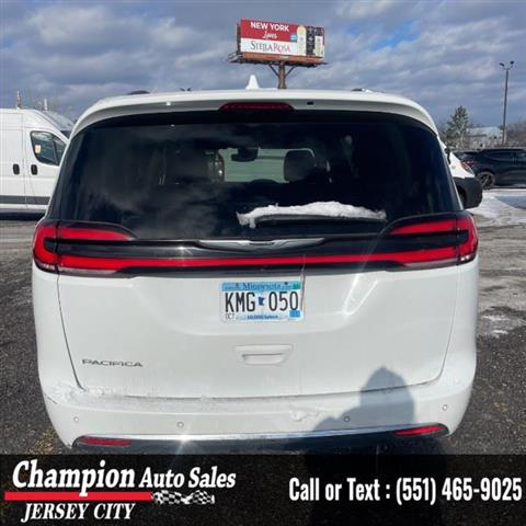 Used 2021 Pacifica Touring L image 6