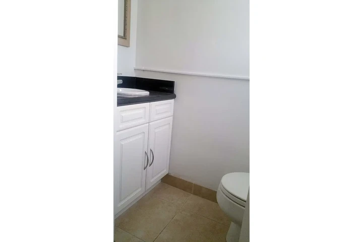 $1375 : North Hollywood 🏡 image 5