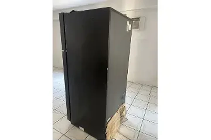 $100 : Vendo refrigerador image 1