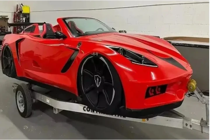 Engines & shipping Containers image 2