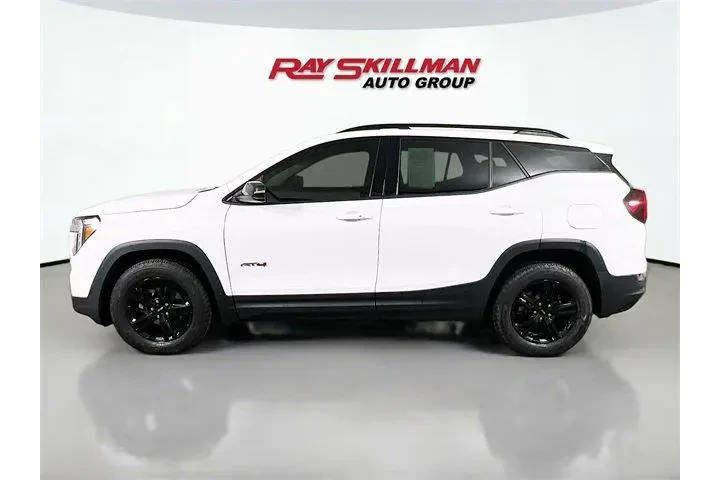 $28975 : GMC Terrain 2022 AWD AT4 4dr image 4