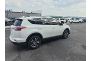 $15690 : Toyota RAV4 2018 LE 4dr SUV thumbnail