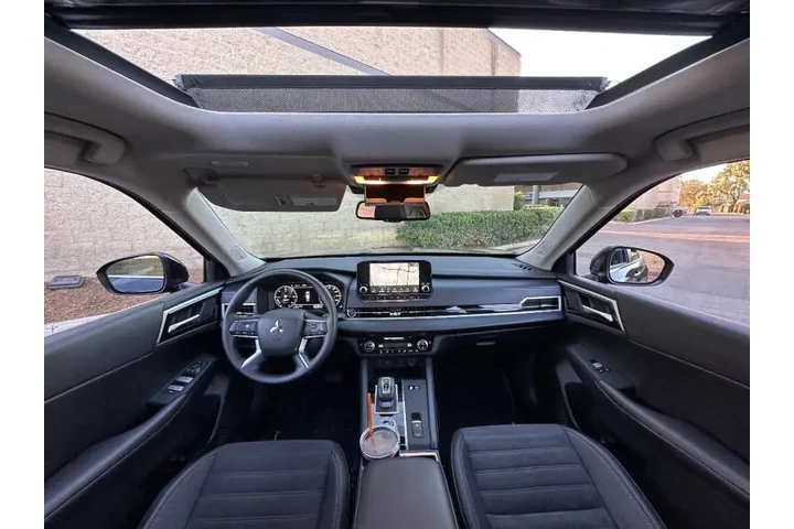 $35998 : 2023 Outlander PHEV SE image 3